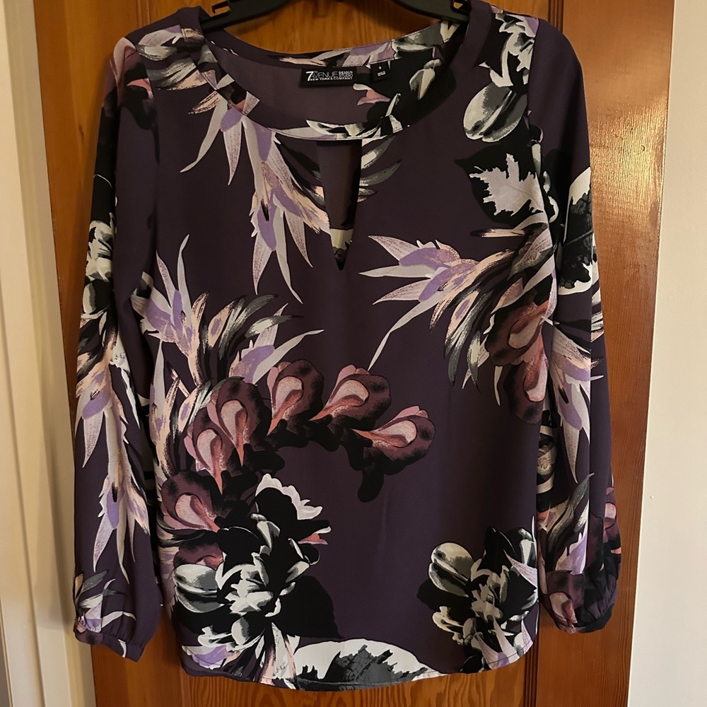 Purple NY & Co Floral Polyester Blouse - Small